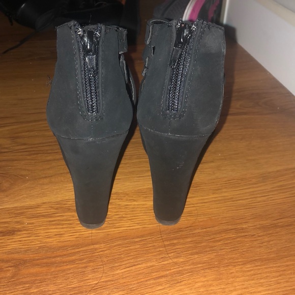 High heels - Picture 2 of 2